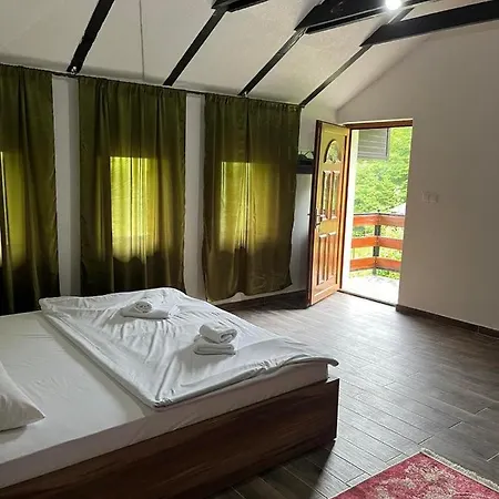 Apartmán Azra River View House *